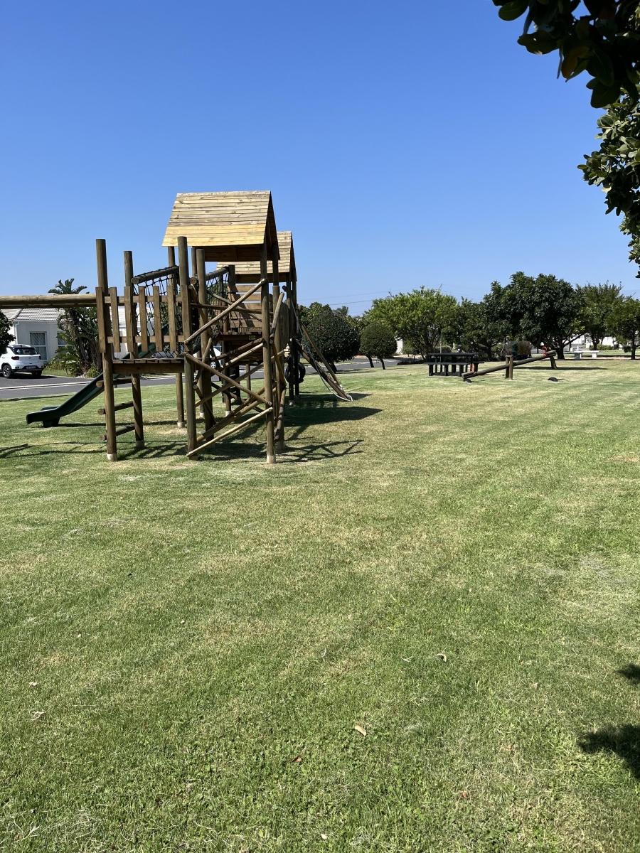 4 Bedroom Property for Sale in Sunningdale Western Cape